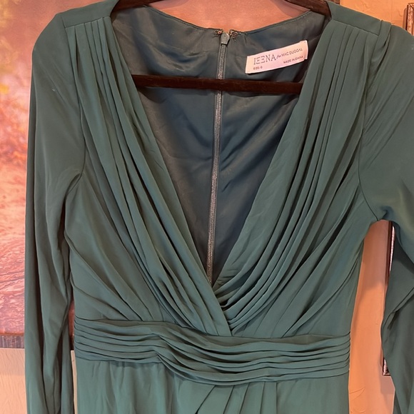 NWOT Mac Duggal size 6 emerald green long sleeve v-neck gown - Picture 6 of 13